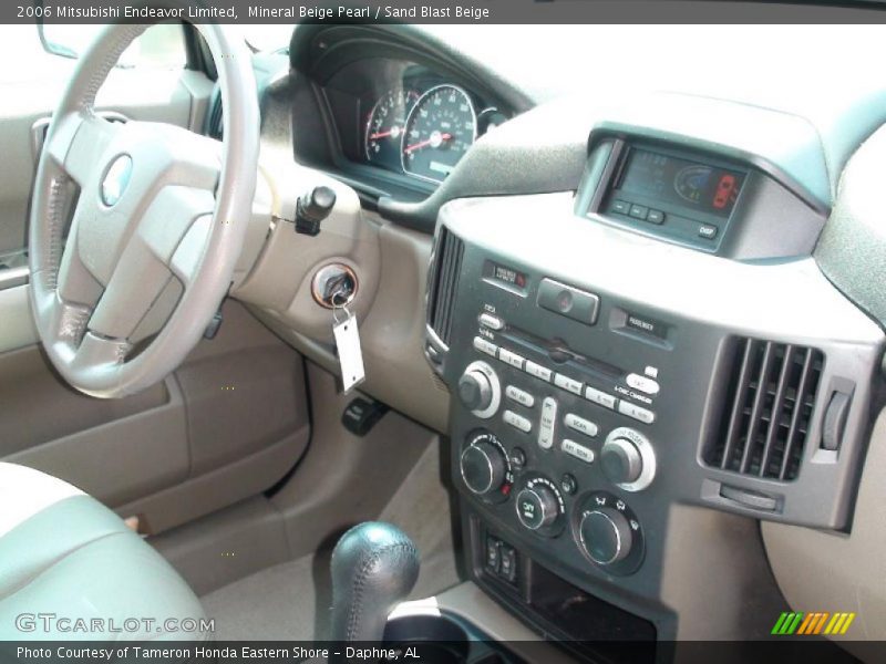 Mineral Beige Pearl / Sand Blast Beige 2006 Mitsubishi Endeavor Limited