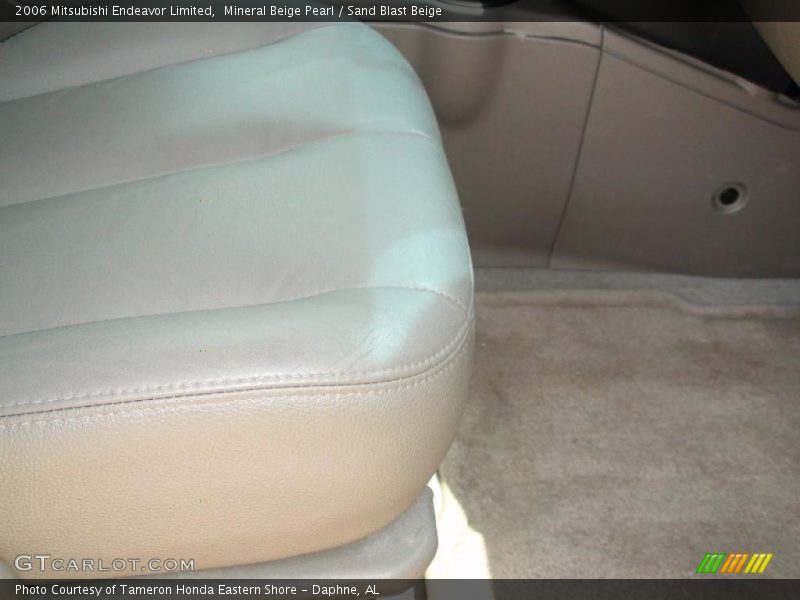 Mineral Beige Pearl / Sand Blast Beige 2006 Mitsubishi Endeavor Limited
