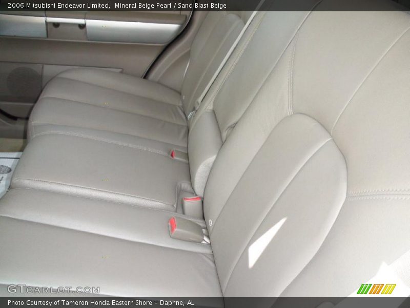 Mineral Beige Pearl / Sand Blast Beige 2006 Mitsubishi Endeavor Limited
