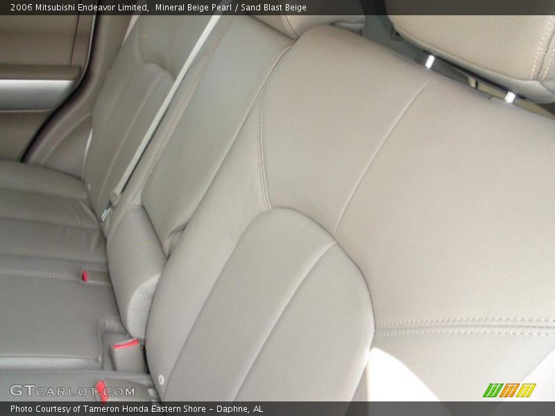 Mineral Beige Pearl / Sand Blast Beige 2006 Mitsubishi Endeavor Limited