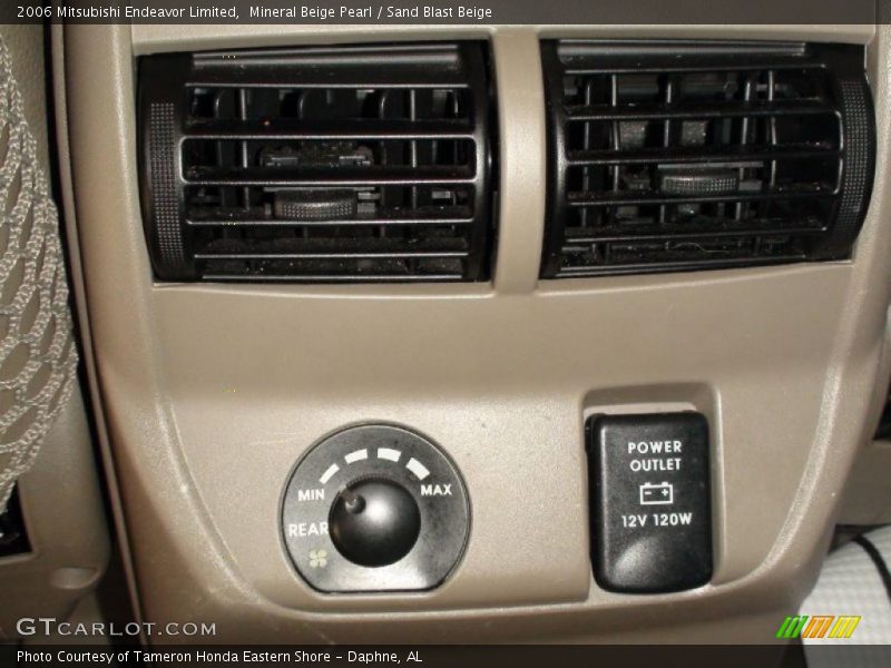 Mineral Beige Pearl / Sand Blast Beige 2006 Mitsubishi Endeavor Limited