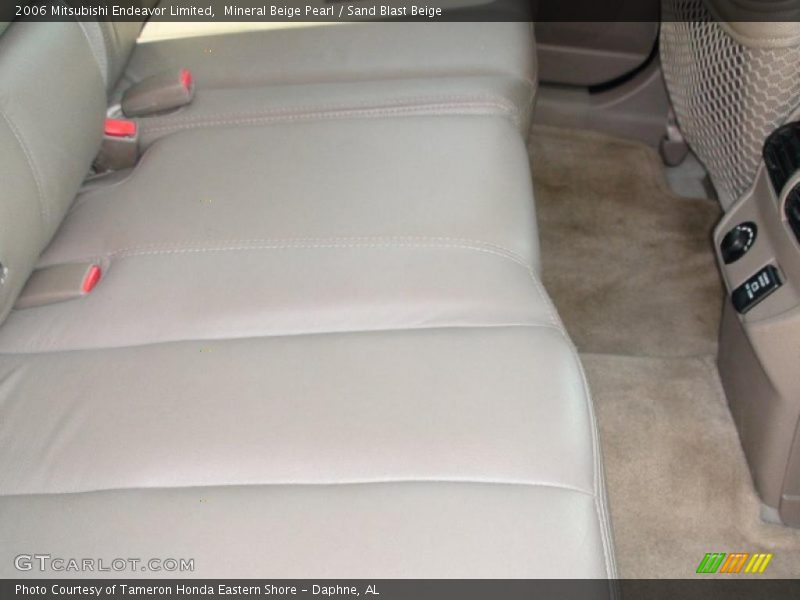 Mineral Beige Pearl / Sand Blast Beige 2006 Mitsubishi Endeavor Limited