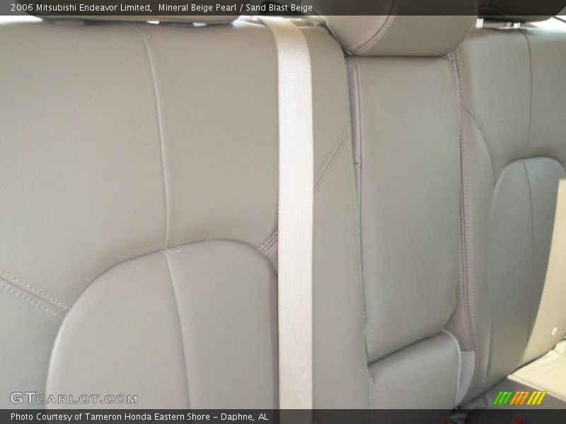 Mineral Beige Pearl / Sand Blast Beige 2006 Mitsubishi Endeavor Limited