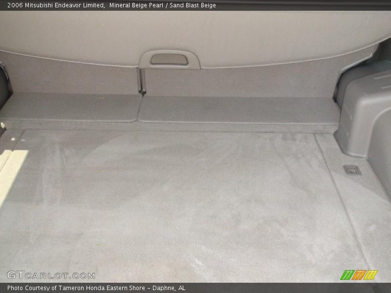 Mineral Beige Pearl / Sand Blast Beige 2006 Mitsubishi Endeavor Limited