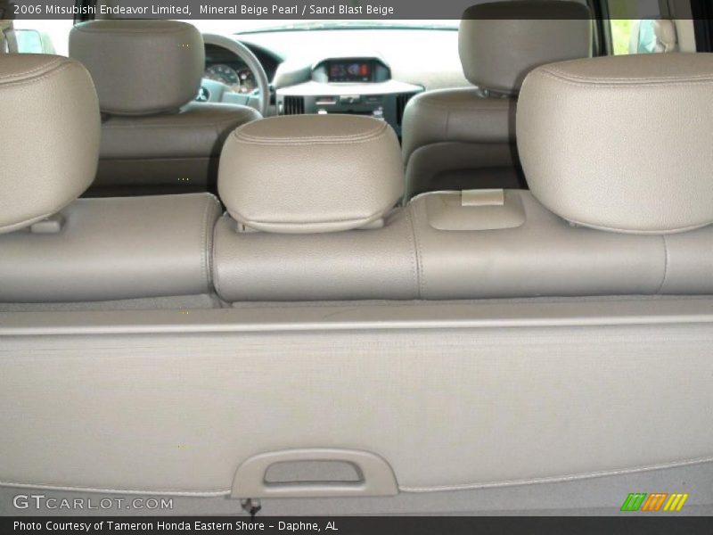 Mineral Beige Pearl / Sand Blast Beige 2006 Mitsubishi Endeavor Limited
