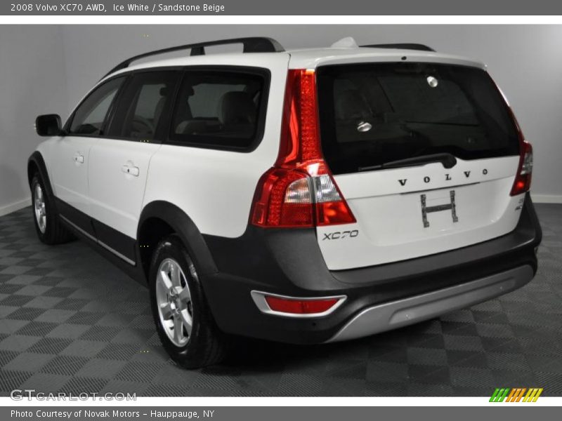 Ice White / Sandstone Beige 2008 Volvo XC70 AWD