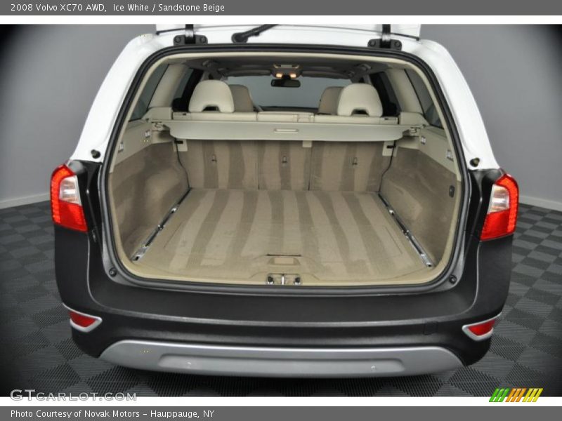 Ice White / Sandstone Beige 2008 Volvo XC70 AWD