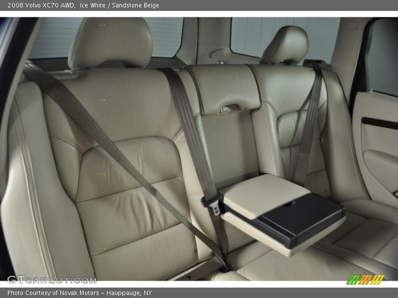 Ice White / Sandstone Beige 2008 Volvo XC70 AWD