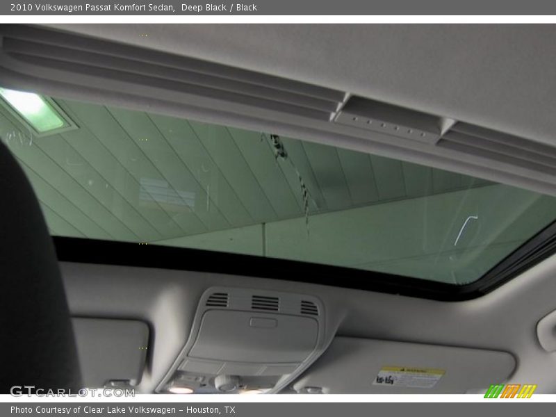 Deep Black / Black 2010 Volkswagen Passat Komfort Sedan