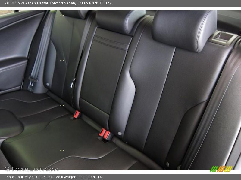 Deep Black / Black 2010 Volkswagen Passat Komfort Sedan