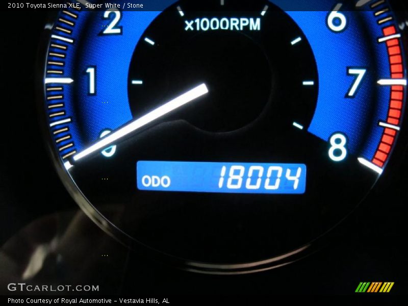 Super White / Stone 2010 Toyota Sienna XLE