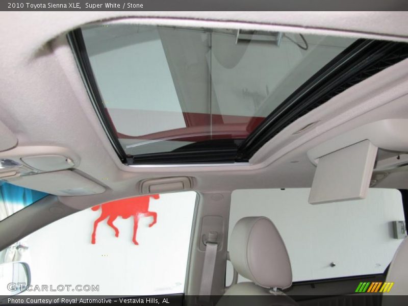 Super White / Stone 2010 Toyota Sienna XLE