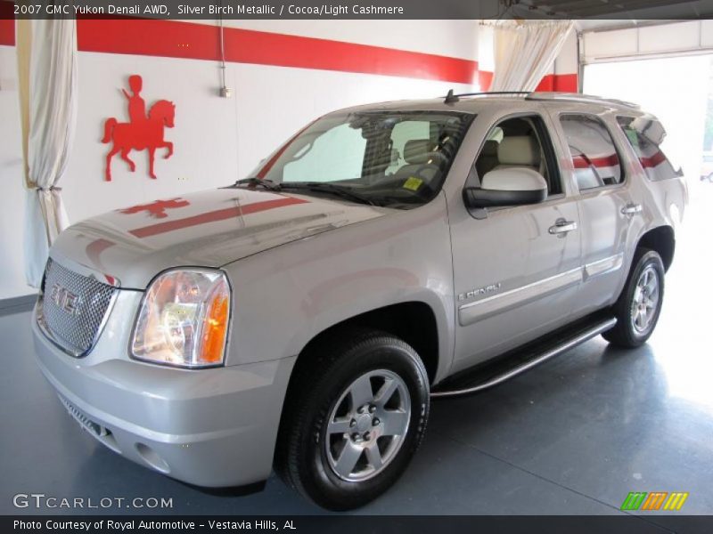 Silver Birch Metallic / Cocoa/Light Cashmere 2007 GMC Yukon Denali AWD