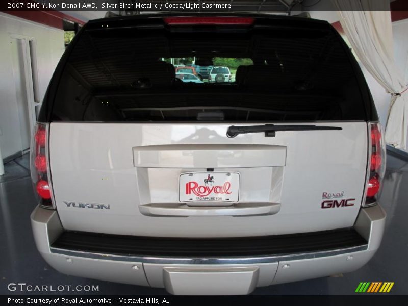 Silver Birch Metallic / Cocoa/Light Cashmere 2007 GMC Yukon Denali AWD