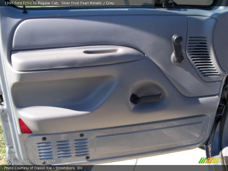 Silver Frost Pearl Metallic / Grey 1996 Ford F250 XL Regular Cab