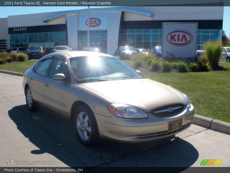 Harvest Gold Metallic / Medium Graphite 2001 Ford Taurus SE