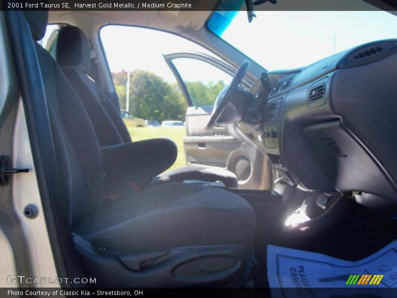 Harvest Gold Metallic / Medium Graphite 2001 Ford Taurus SE