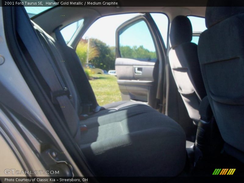 Harvest Gold Metallic / Medium Graphite 2001 Ford Taurus SE