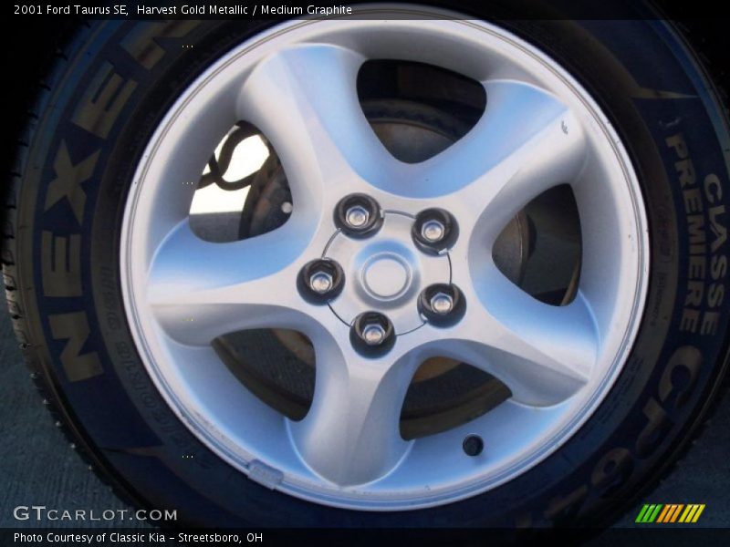 Harvest Gold Metallic / Medium Graphite 2001 Ford Taurus SE