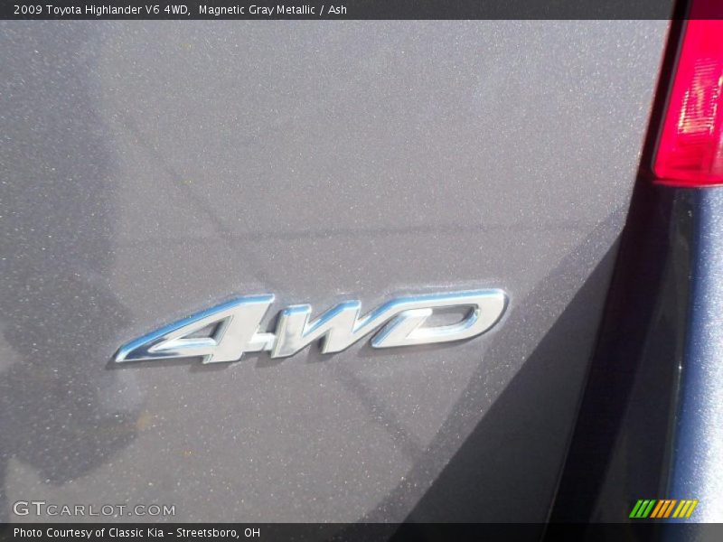 Magnetic Gray Metallic / Ash 2009 Toyota Highlander V6 4WD