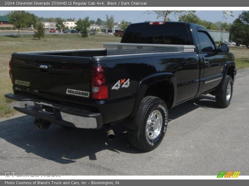 Black / Dark Charcoal 2004 Chevrolet Silverado 2500HD LS Regular Cab 4x4