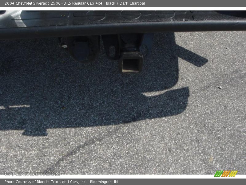 Black / Dark Charcoal 2004 Chevrolet Silverado 2500HD LS Regular Cab 4x4