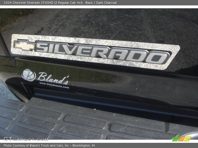 Black / Dark Charcoal 2004 Chevrolet Silverado 2500HD LS Regular Cab 4x4