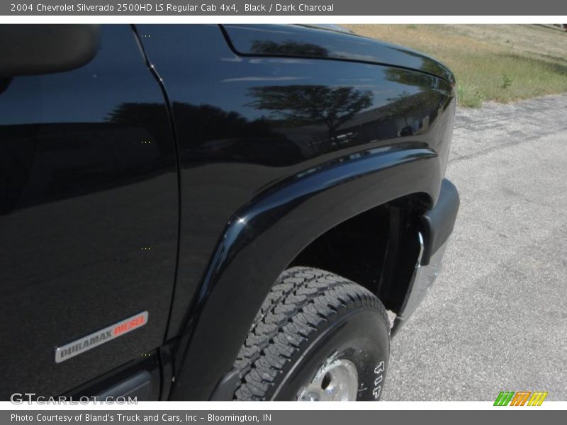 Black / Dark Charcoal 2004 Chevrolet Silverado 2500HD LS Regular Cab 4x4