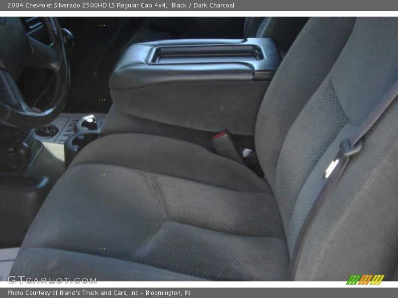 Black / Dark Charcoal 2004 Chevrolet Silverado 2500HD LS Regular Cab 4x4