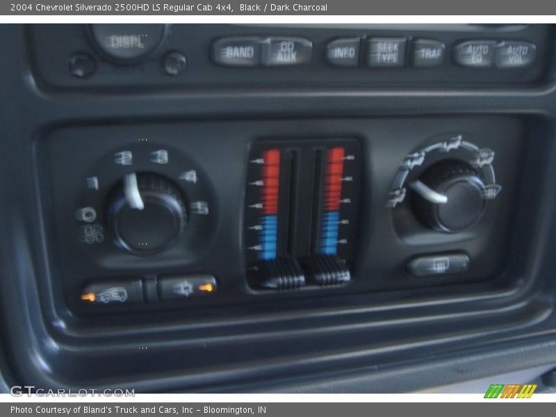 Black / Dark Charcoal 2004 Chevrolet Silverado 2500HD LS Regular Cab 4x4
