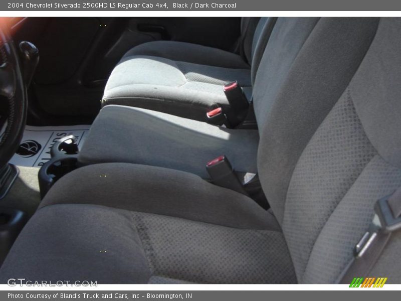 Black / Dark Charcoal 2004 Chevrolet Silverado 2500HD LS Regular Cab 4x4