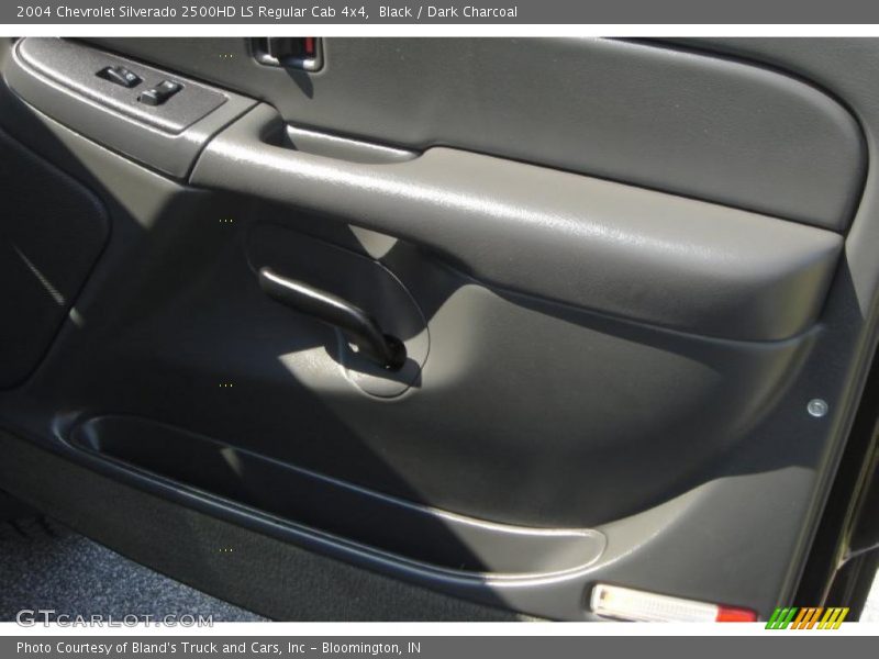 Black / Dark Charcoal 2004 Chevrolet Silverado 2500HD LS Regular Cab 4x4