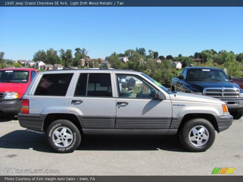 Light Drift Wood Metallic / Tan 1995 Jeep Grand Cherokee SE 4x4
