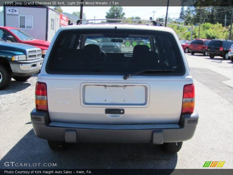 Light Drift Wood Metallic / Tan 1995 Jeep Grand Cherokee SE 4x4