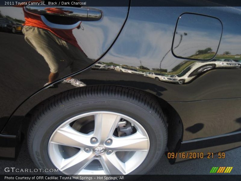 Black / Dark Charcoal 2011 Toyota Camry SE