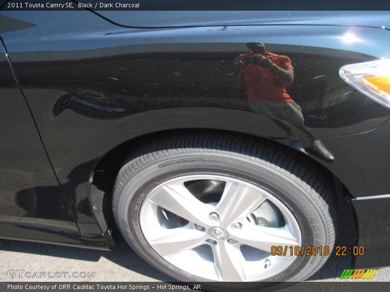 Black / Dark Charcoal 2011 Toyota Camry SE