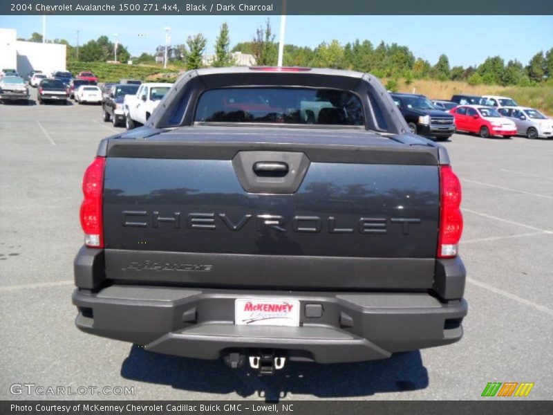 Black / Dark Charcoal 2004 Chevrolet Avalanche 1500 Z71 4x4