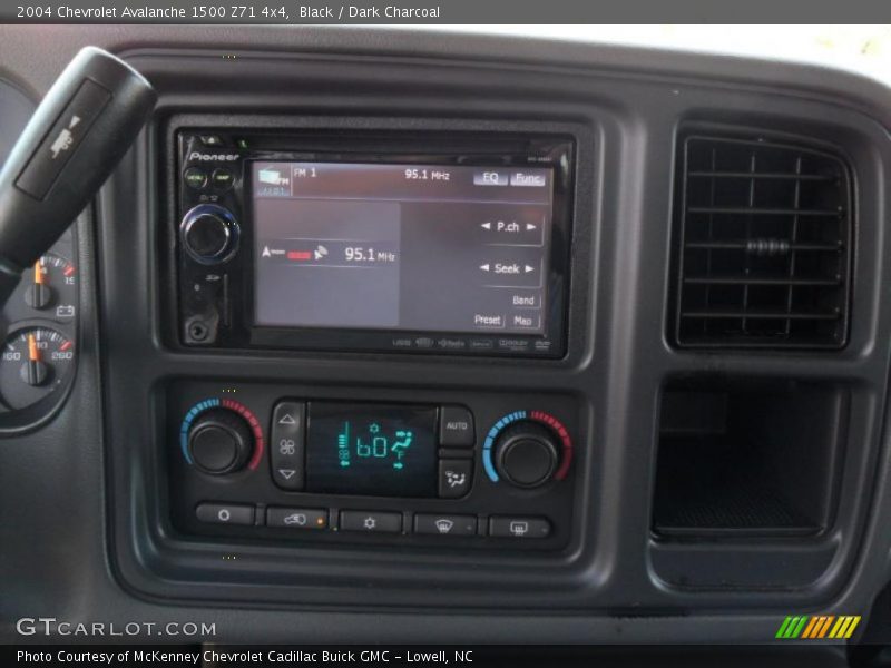 Black / Dark Charcoal 2004 Chevrolet Avalanche 1500 Z71 4x4