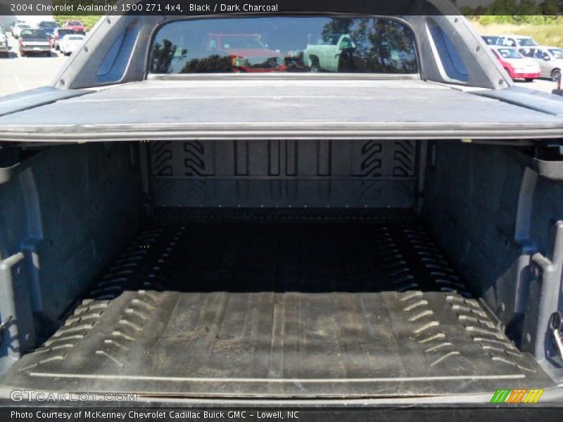 Black / Dark Charcoal 2004 Chevrolet Avalanche 1500 Z71 4x4