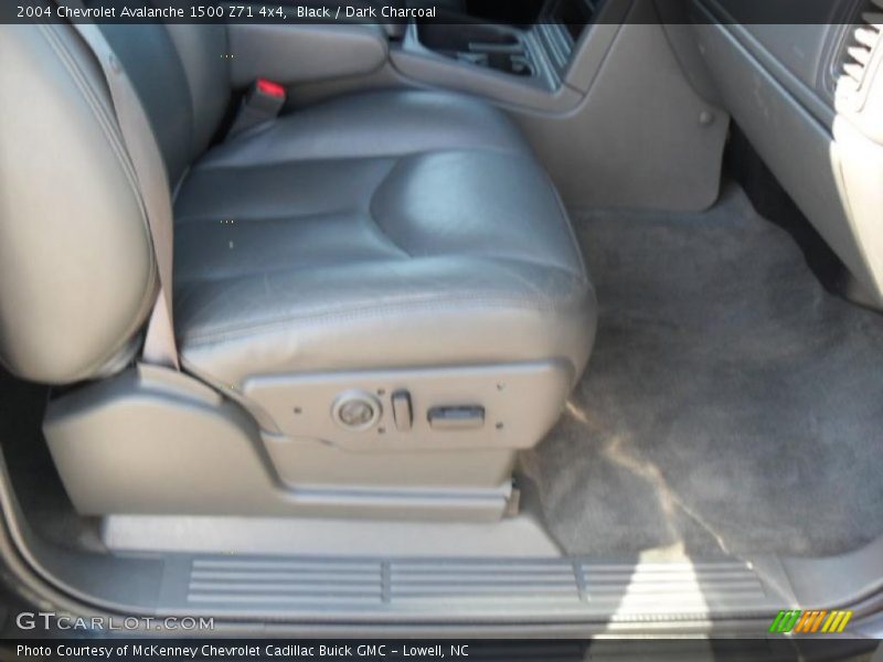 Black / Dark Charcoal 2004 Chevrolet Avalanche 1500 Z71 4x4