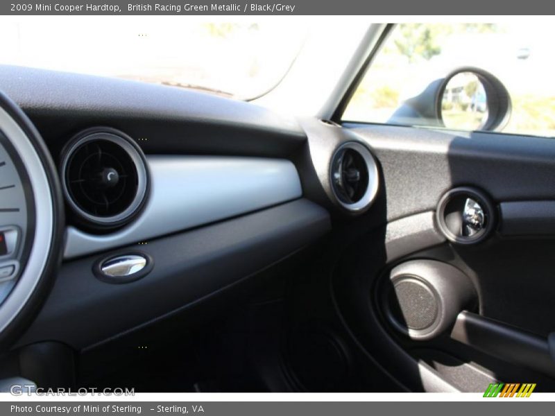 British Racing Green Metallic / Black/Grey 2009 Mini Cooper Hardtop