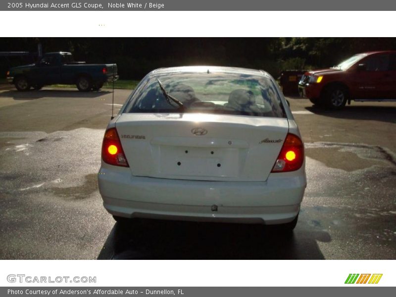 Noble White / Beige 2005 Hyundai Accent GLS Coupe