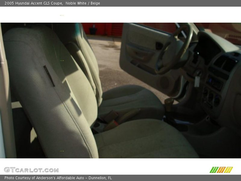 Noble White / Beige 2005 Hyundai Accent GLS Coupe