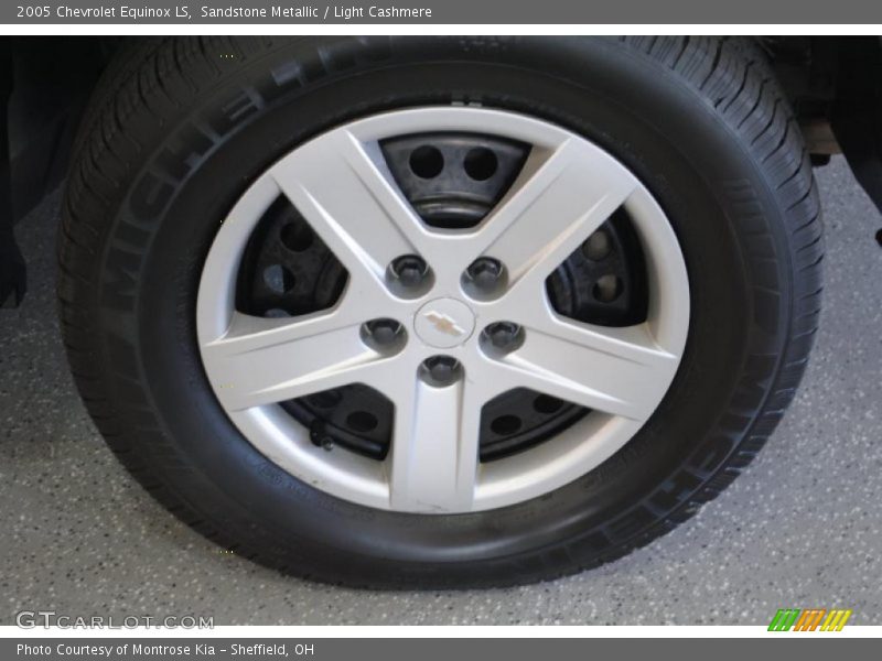 Sandstone Metallic / Light Cashmere 2005 Chevrolet Equinox LS