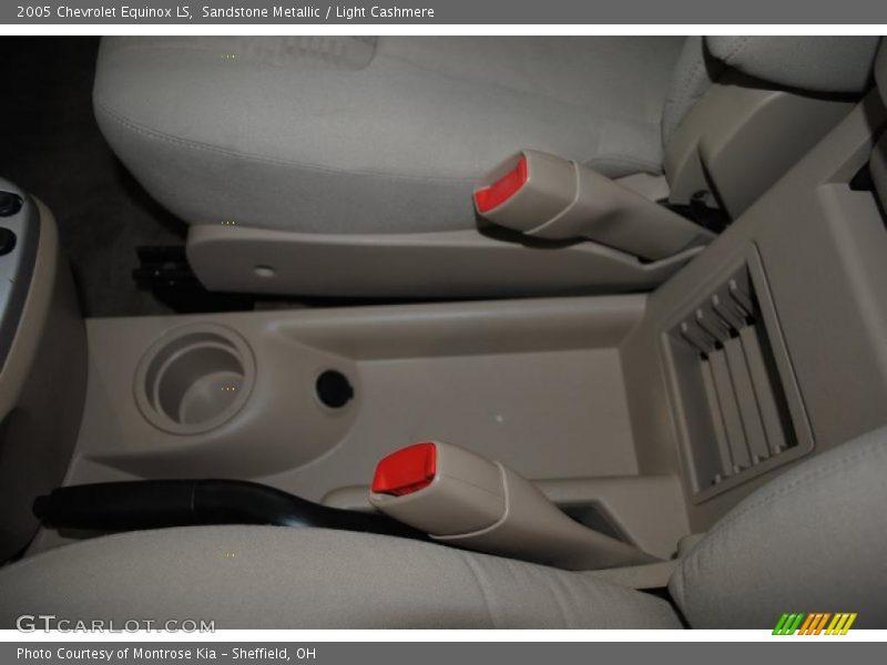 Sandstone Metallic / Light Cashmere 2005 Chevrolet Equinox LS