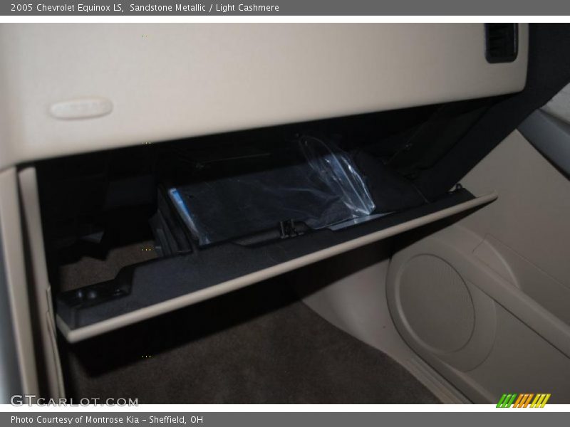 Sandstone Metallic / Light Cashmere 2005 Chevrolet Equinox LS