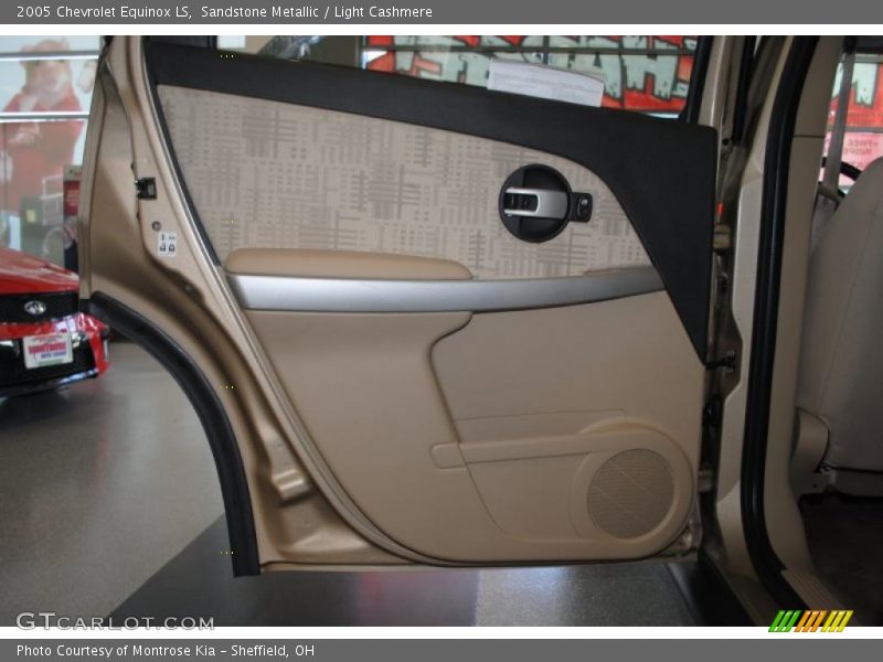 Sandstone Metallic / Light Cashmere 2005 Chevrolet Equinox LS