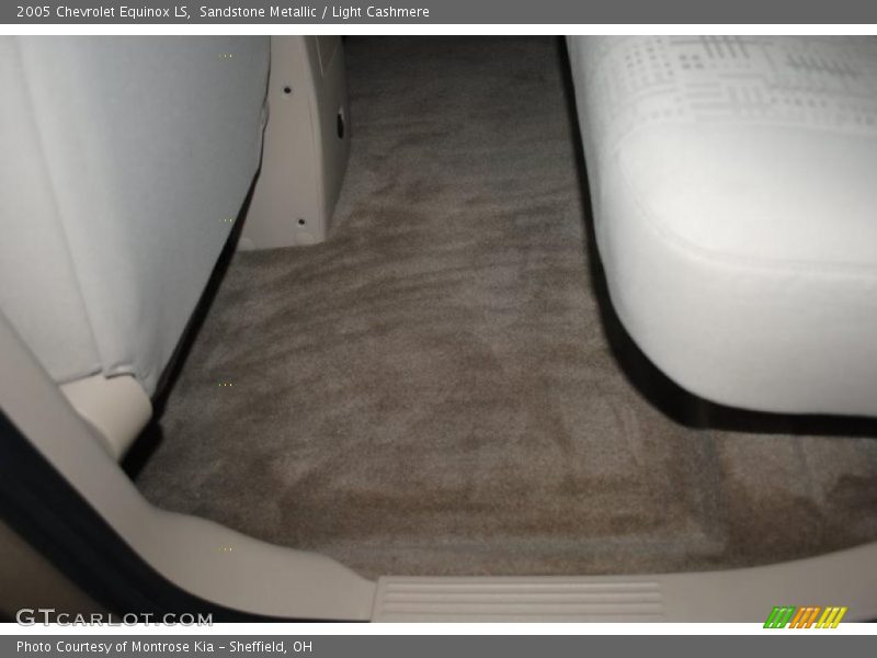 Sandstone Metallic / Light Cashmere 2005 Chevrolet Equinox LS