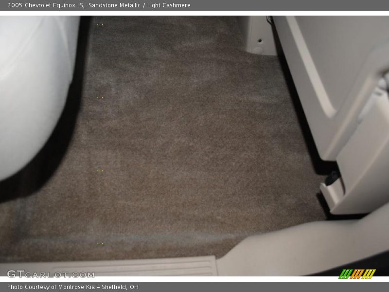 Sandstone Metallic / Light Cashmere 2005 Chevrolet Equinox LS