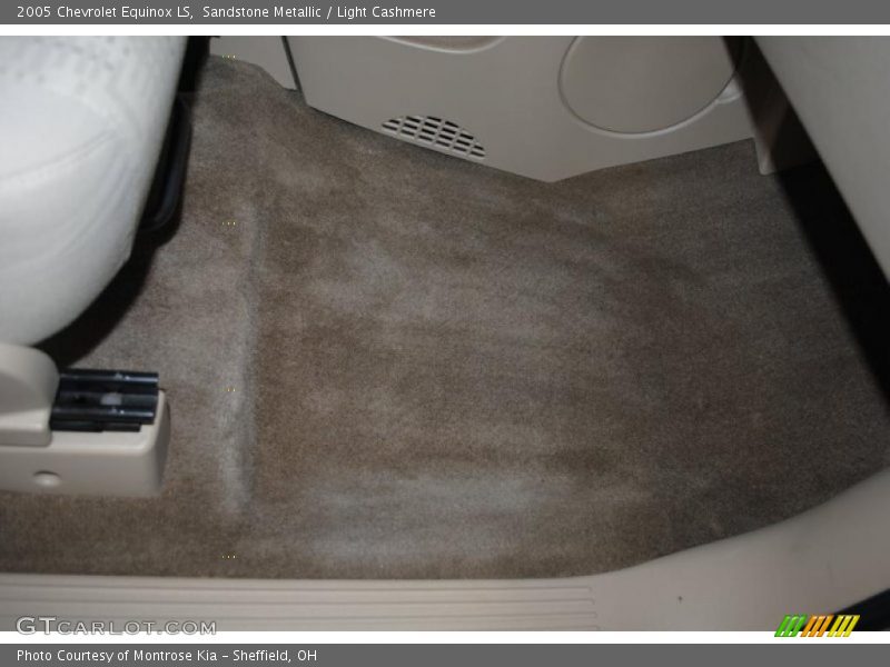 Sandstone Metallic / Light Cashmere 2005 Chevrolet Equinox LS